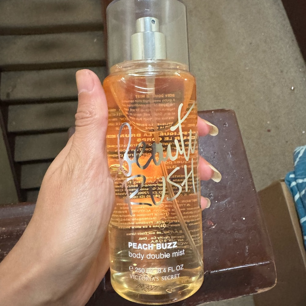 Victoria's Secret Peach Buzz Body Double Mist